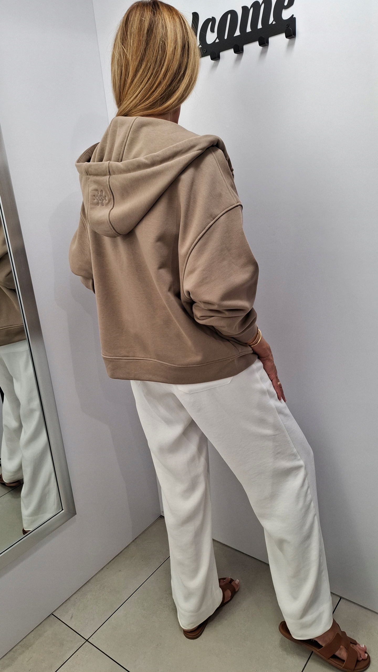 390e5366ded304baeb8d932038550d41